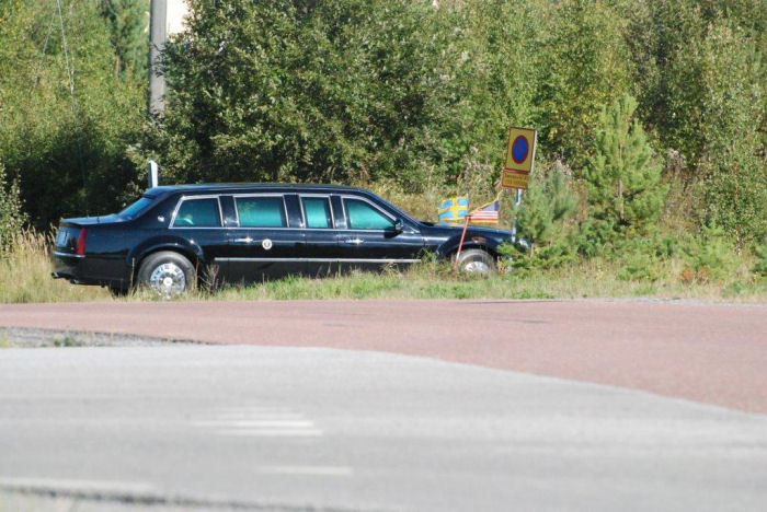 Presidentens limousine The Beast. Denna bil finns i två uppsättningar, så man inte ska veta exakt i vilken bil presidenten färdas i. Foto: Bengt Simson.