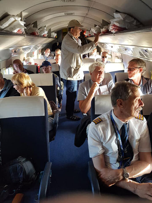 Förväntansfulla passagerare på väg till Försvarsmaktens flygdag 2019 på F 17 Kallinge 2019-08-25. Foto: Gunilla Bäckström.