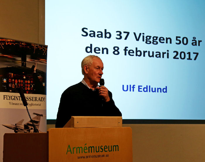 Föredragshållaren Ulf Edlund jobbade under många år på Saab, bland annat med Viggen projektet. Foto Gunnar Åkerberg