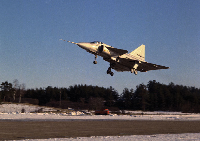 Den första flygningen genomfördes med provflygplanet 37 -1 den 8 februari 1967. Foto Saab