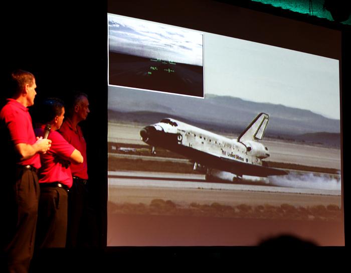 Efter 13 dagar, 20 timmar och 54 minuter i luften så landade Discovery den 11 september 2009 på Edwards Air Force Base i Kalifornien. Foto: Gunnar Åkerberg.