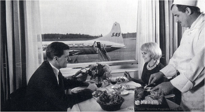 Flygrestaurangen på Bromma Flygplats var mycket känd mötesplats och ett kulinariskt fönster mot världen. Foto ur boken: "Bromma Flygplats - Flyg, folk och händelser.