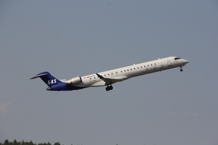 SAS till Östersund (OSD) lämnar Arlanda med en Bombardier CRJ900ER (sn: 15211) med registrering ES-ACK, opereras av Xfly.