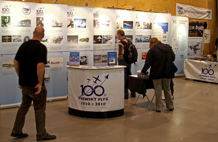 SFF var som vanligt på plats, i år även med skärmutställningen "Svenskt Flyg 100 år". Foto: Gunnar Åkerberg.