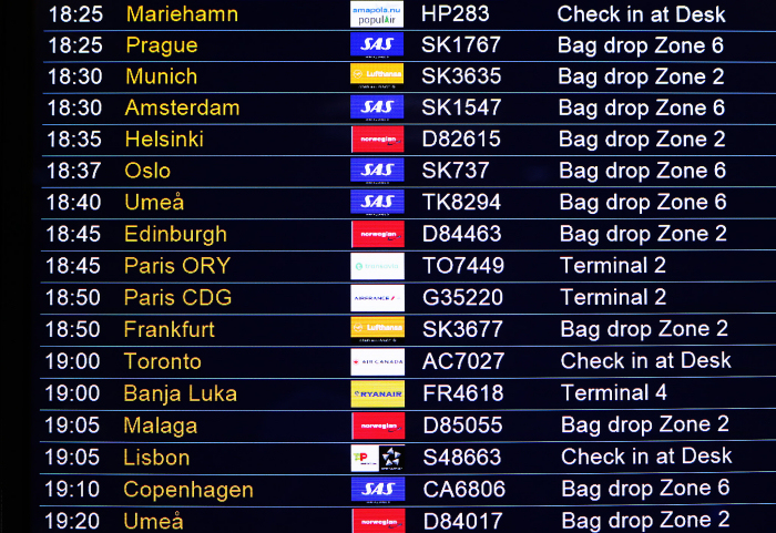 Avgående flygningar. 18:37 Oslo SK737.
