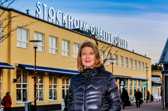 Frida Torbiörnsson är marknadschef på Stockholm Quality Outlet och har vänt sig till F 8 Kamratförening, vars medlemmar är som levande uppslagsböcker vad gäller F 8 s verksamhet. Foto: via Christer Persson.